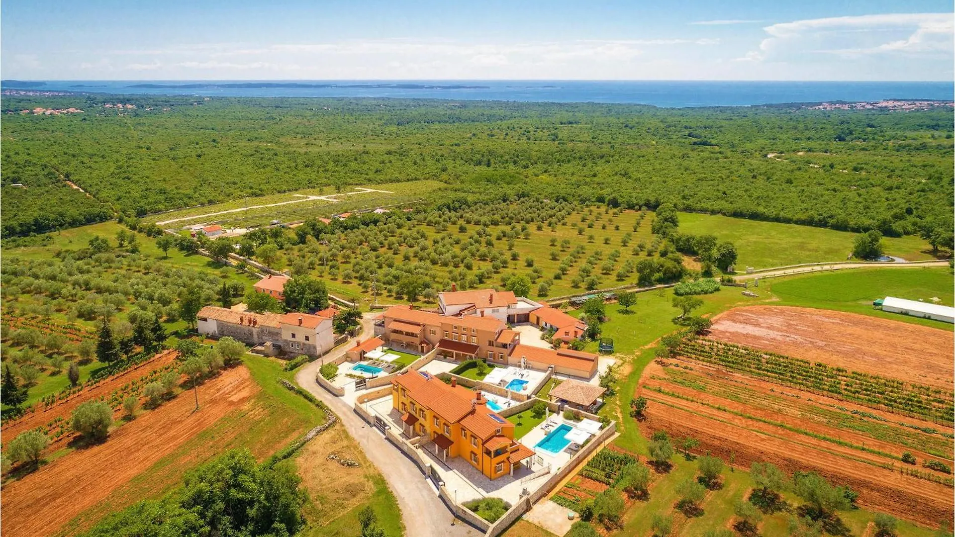 2 Bedroom Gorgeous Apartment In Hr-52215 Vodnjan 0*,