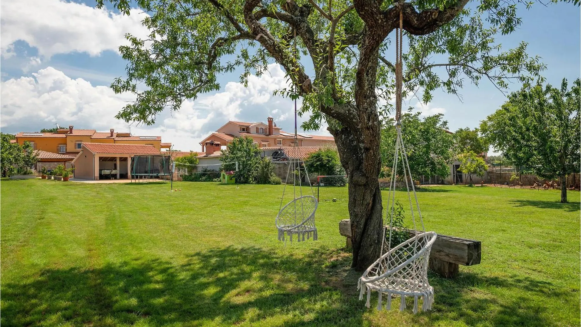 2 Bedroom Gorgeous Apartment In Hr-52215 Vodnjan